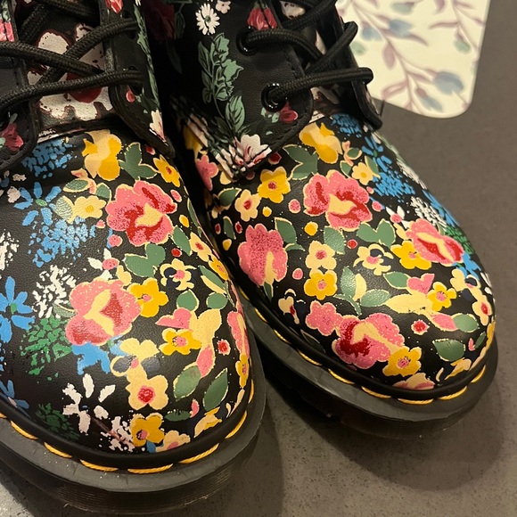Dr.Martens 1460 Pascal 90's Retro Style Floral/Leather Mash Up Boots - Picture 4 of 17